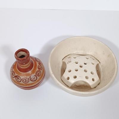 LOT 124L: Lenox Boehm Bobcats Plate, MCM Flower Frog, Handthrown Bermuda Pottery Vase & More