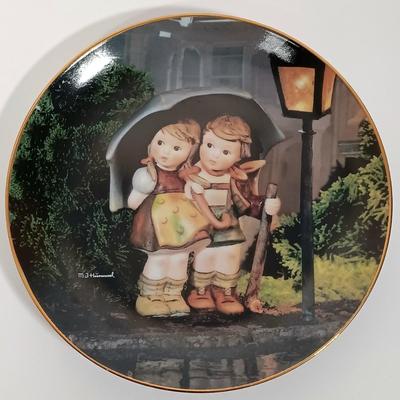 LOT 127L: The Danbury Mint Set of (12) Hummel Little Companions Collectible Plates