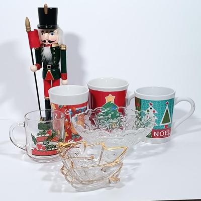 LOT 129L: Mikasa Christmas Tree Candy Dishes, Libbey Holly & Berry Mug, Gorham North Pole Express Footed Bowl & More