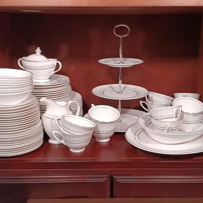 LOT 130L: Royal Doulton England 'Tiara' Bone China Set