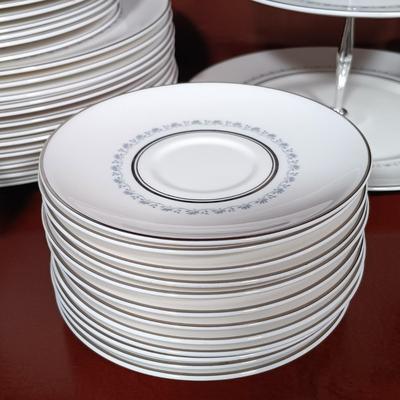 LOT 130L: Royal Doulton England 'Tiara' Bone China Set