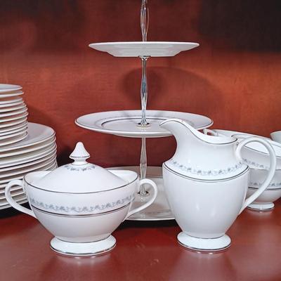 LOT 130L: Royal Doulton England 'Tiara' Bone China Set