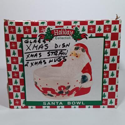 LOT 131L: Vintage World Bazaar Ceramic Santa Bowl with (3) Jasco Candle Holders