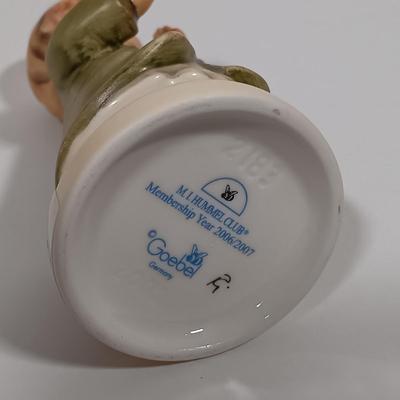 LOT 132L: Goebel Hummel Club Figurines 'First Mate', 'I Brought You a Gift' & 'Keeping Time'