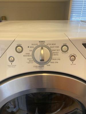 WHIRLPOOL DUET STEAM WASHING MACHINE AND PEDESTAL DRAWER