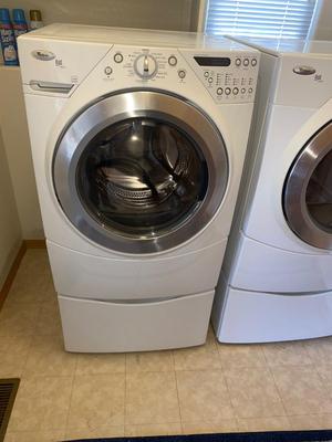 WHIRLPOOL DUET STEAM WASHING MACHINE AND PEDESTAL DRAWER