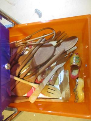 Style Master Rolling Cart With Crafts