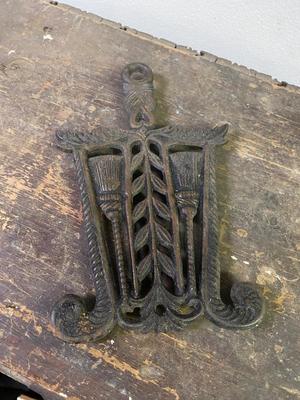 Vintage Cast Iron Footed Trivet with wheat and brooms harvest Griswold Trivet
