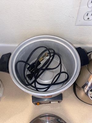 OSTER BLENDER AND HITACHI CHIME-O-MATIC DEEP FRYER