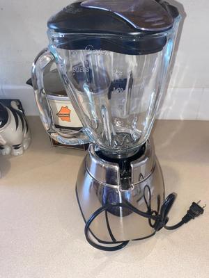 OSTER BLENDER AND HITACHI CHIME-O-MATIC DEEP FRYER