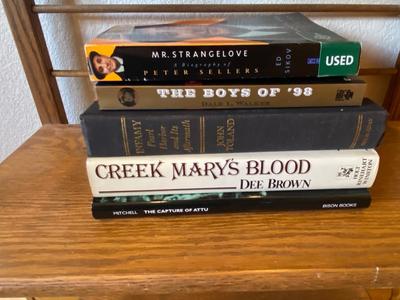 NICE SMALL SHELF WITH ADORABLE VINTAGE BASSET HOUND BOOK ENDS, A VARIETY OF BOOKS AND HOME DECOR