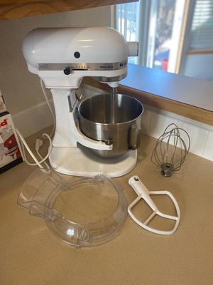 HEAVY DUTY KITCHENAID MIXER WITH COVER AND ATTACHMENTS