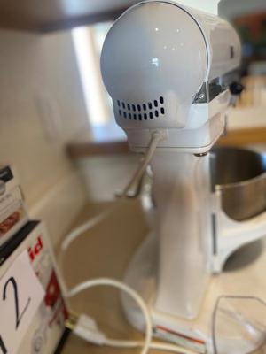 HEAVY DUTY KITCHENAID MIXER WITH COVER AND ATTACHMENTS