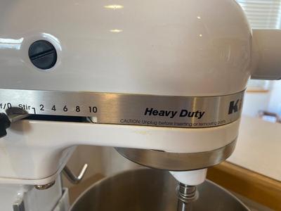 HEAVY DUTY KITCHENAID MIXER WITH COVER AND ATTACHMENTS
