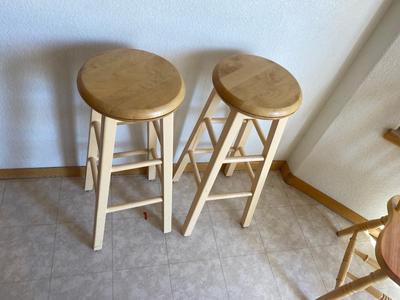 SWIVEL SEAT BAR STOOLS