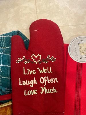 KITCHEN LINENS
