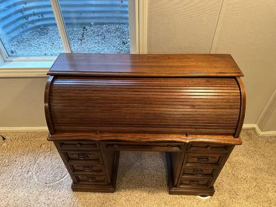A SMALLER SIZED ROLL TOP DESK