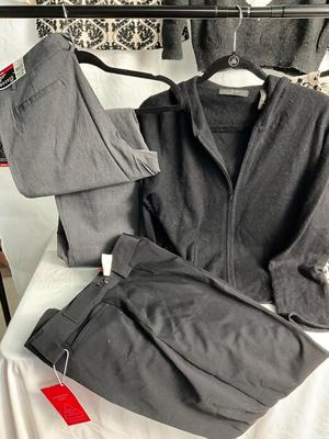 Lot F 307 Women’s Casual Outfit Lot (Large)