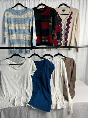 Lot F 310 Women’s Tops & T’s Lot (Large)