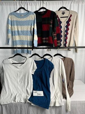 Lot F 310 Women’s Tops & T’s Lot (Large)