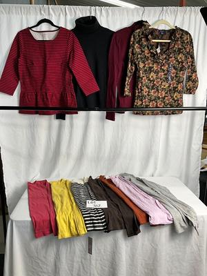 Lot F 312 Women’s Tops & Turtlenecks (Medium)