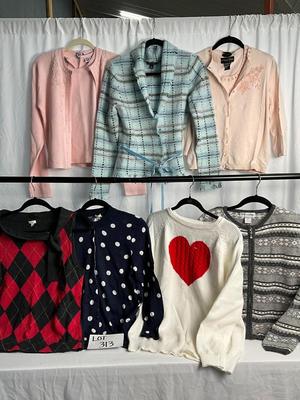 Lot F 313 Women’s Sweater & Cardigan Lot (Medium)