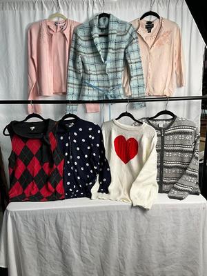 Lot F 313 Women’s Sweater & Cardigan Lot (Medium)