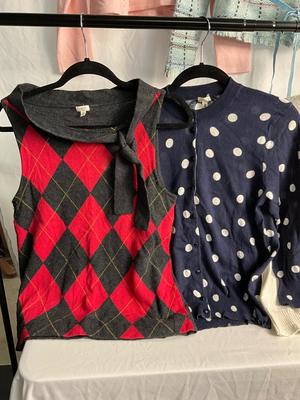 Lot F 313 Women’s Sweater & Cardigan Lot (Medium)