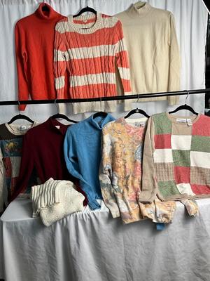 Lot F 315 Women’s Floral Sweater Lot (Medium)