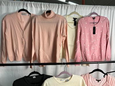 Lot G 320 Polka Dots Sweater & Tops (Large)