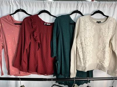 Lot E 337 Women’s Floral Clothing Lot (XL/18)