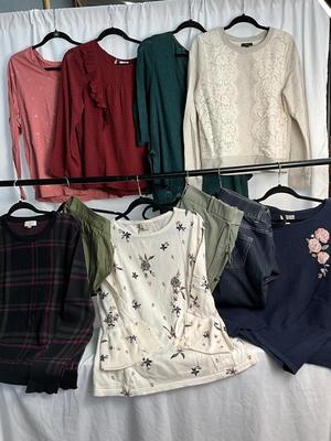 Lot E 337 Women’s Floral Clothing Lot (XL/18)