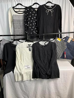 Lot E 340 Black & White Women’s Clothing Lot (XL)
