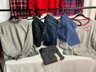 Lot E 341 Plaid & Hearts Women’s Clothing Lot (XL/18)