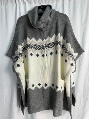 Lot M 343 Land’s End OS Sweater Ponch (OSFA)