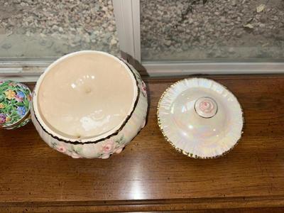 KNICK KNACKS AND SMALL COLLECTIBLES