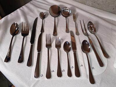 BRAND NEW HEAVY WALLACE FLATWARE 12 PLACE SETTING WITH EXTRAS