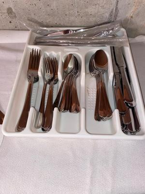 BRAND NEW HEAVY WALLACE FLATWARE 12 PLACE SETTING WITH EXTRAS