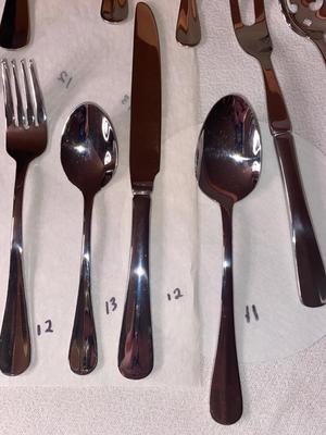 BRAND NEW HEAVY WALLACE FLATWARE 12 PLACE SETTING WITH EXTRAS