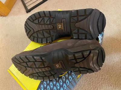 BRAND NEW MEN’S WATERPROOF DARK BROWN SLIP ON ROPER SHOES, SIZE 10D