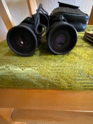 SIMMONS 10 X 25 WIDE ANGLE BINOCULAR & REMINGTON KNIFE