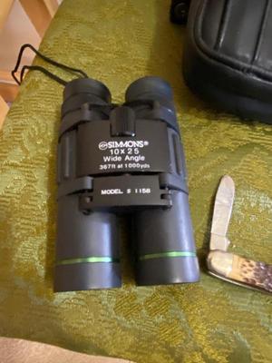 SIMMONS 10 X 25 WIDE ANGLE BINOCULAR & REMINGTON KNIFE