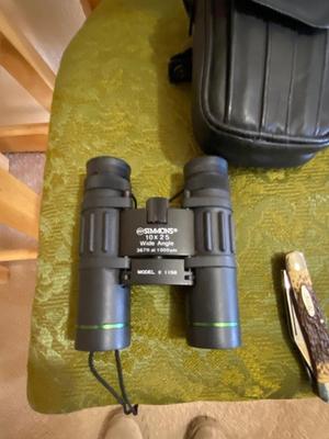 SIMMONS 10 X 25 WIDE ANGLE BINOCULAR & REMINGTON KNIFE