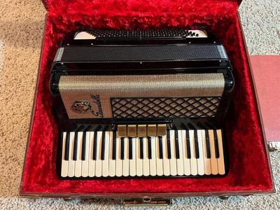 SCANDALLI ACCORDION MADE IN ITALY