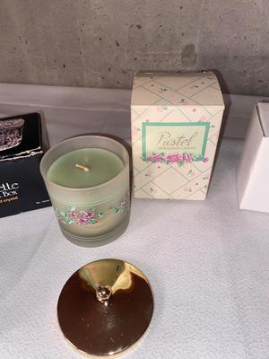CAHETTE AND MIKASA LEAD CRYSTAL TRINKET BOXES AND A BRASS LID CANDLE
