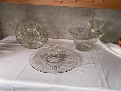 LEAD CRYSTAL SERVING BOWL, VTG CHIP AND DIP BOWL AND DECORATIVE HORS D’OEUVRES PLATTER