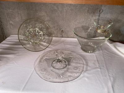 LEAD CRYSTAL SERVING BOWL, VTG CHIP AND DIP BOWL AND DECORATIVE HORS D’OEUVRES PLATTER