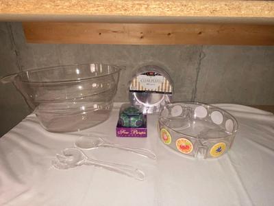 OUTDOOR PARTY DISHES AND CANDLE