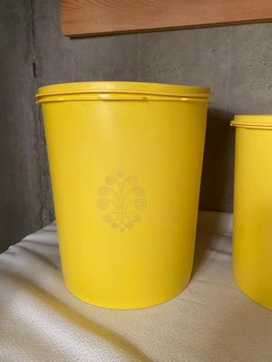 IN GREAT CONDITION! VINTAGE TUPPERWARE CANISTERS