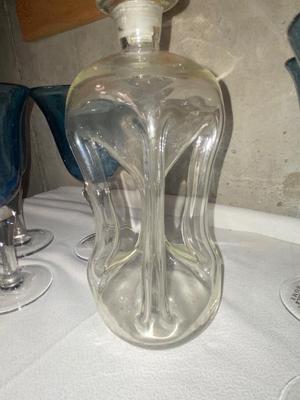 HOUR GLASS SHAPED DECANTER AND 6 STEMMED GLASSES
